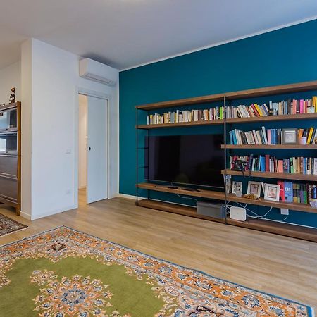 Luxury Apartment Near Navigli - Anemoni 5 Милан Экстерьер фото