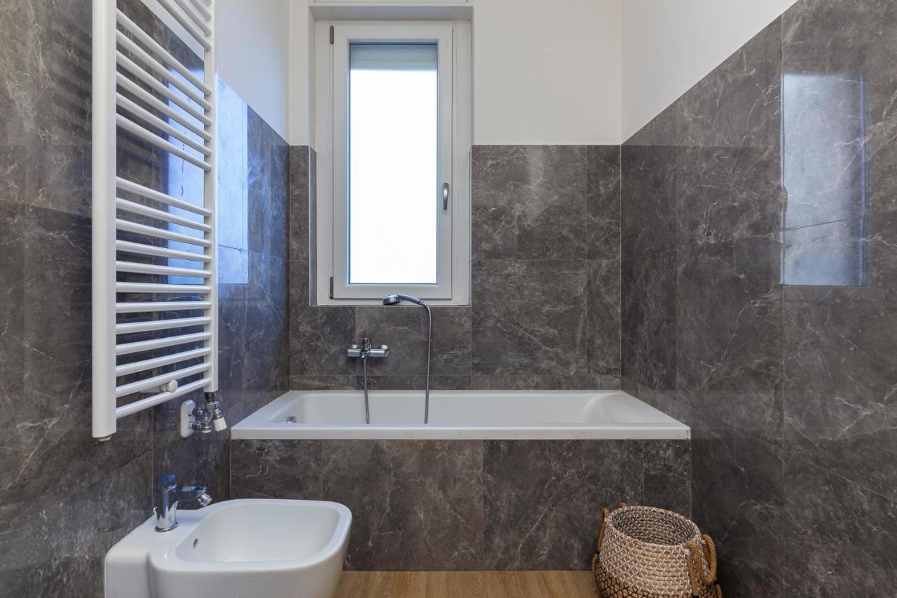 Luxury Apartment Near Navigli - Anemoni 5 Милан Экстерьер фото
